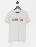 Calvin Klein - Grå T-shirt med rund hals