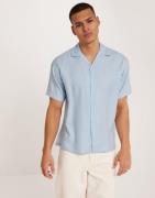 Jack & Jones Jprccaaron Tencel Resort Shirt S/S Kortærmede skjorter Bl...