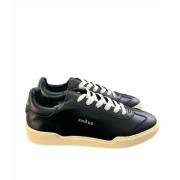 Low Man Pebb Sneakers