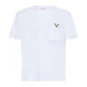 Hvid T-shirt med V-logo plakette