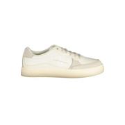 Elegante hvide sneakers med kontrastfarvede accenter