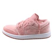 Pink Velvet Low SE Sneakers