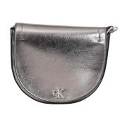 Grå Crossbody Taske med Metalfinish