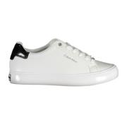 Sporty hvide sneakers med kontrastdetaljer