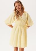 SELECTED FEMME Slfhannah 2/4 SHORT WRAP BRODE Pastel Yellow 36