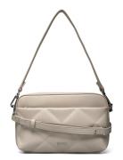 Diamond Quilt Camera Bag W/Pkt Bags Crossbody Bags Grey Calvin Klein