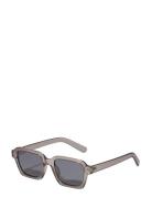 Annalise Sunglasses Light Grey Firkantede Solbriller Grey Pilgrim