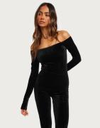 Nelly - Sort - Velvet Off Shoulder Top