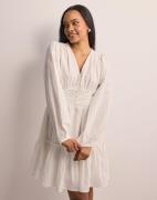 Neo Noir - Hvid - Rihana Linen Dress