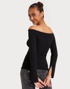 Nelly - Sort - Off Shoulder Slit Top