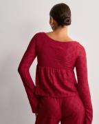 Nelly - Rød - Cute Broderie LS Top
