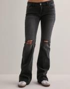 Nelly - Sort - Low Waist Perfect Bootcut Jeans