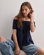 Nelly - Blå - Tassel Blouse