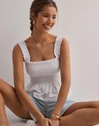 Nelly - Hvid - Cute Smock Top