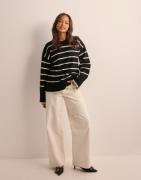 Pieces - Sort - Pcmathilde Ls O-Neck Knit Noos Bc