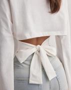 Nelly - Hvid - Open Back Tie LS Top