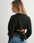 Nelly - Sort - Open Back Tie LS Top