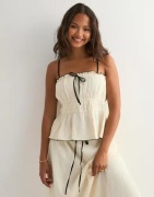 Neo Noir - Hvid - Emberly Crepe Top