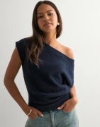 Nelly - Blå - Wide Neck Knit Top