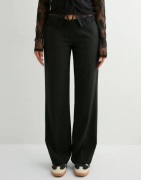 Nelly - Sort - No Waist Relaxed Suit Pants