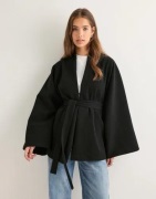 Nelly - Sort - Wide Sleeve Short Coat