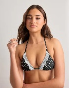 Nelly - Sort - Lace Decore Bikini Triangle