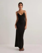 Nelly - Sort - Perfect Soft Maxi Dress