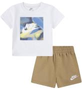 Nike ShortssÃ¦t - T-shirt/Shorts - Parachute Beige