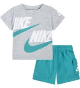 Nike ShortssÃ¦t - T-shirt/Shorts - Dusty Cactus